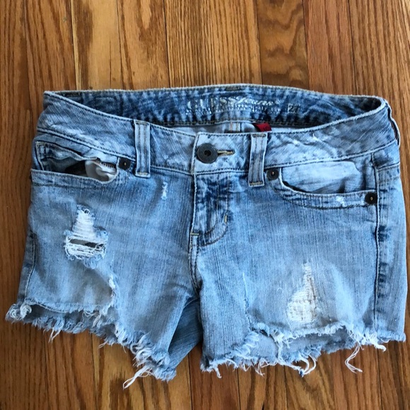 Guess Ripped Jean Shorts - Picture 1 of 3